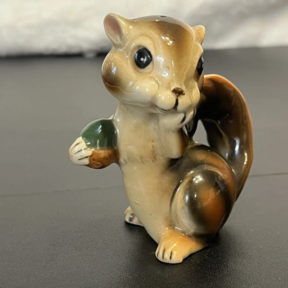 Vintage 1950s Chipmunk Salt and Pepper Shaker Replacement Piece Cork Stopper